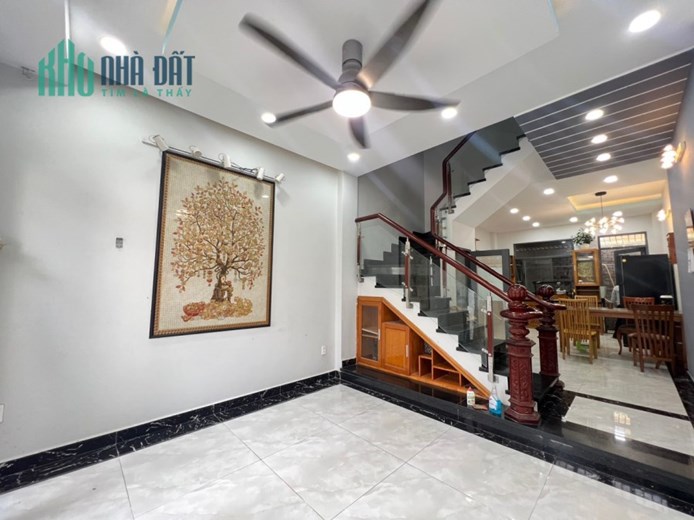Nhà Mặt Tiền Đường Số 10m, 4x16m, 8.x Tỷ, Tân Phong, Quận7
