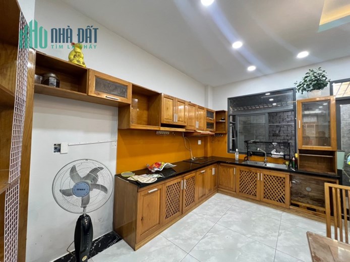 Nhà Mặt Tiền Đường Số 10m, 4x16m, 8.x Tỷ, Tân Phong, Quận7