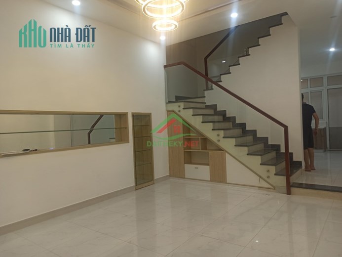 SỐC TỪ 10.3 TỶ BÁN 9 TỶ TƯƠNG LAI MẶT TIỀN CHU VĂN AN , 1 TRỆT 3 LẦU 7 X 11 NHÀ MỚI XÂY CHÍNH CHỦ