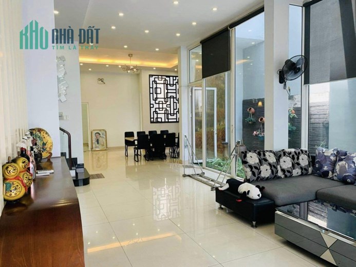 🏡 BIỆT THỰ QUẬN 7 - MẶT TIỀN NGUYỄN VĂN LINH CÁCH 100M - 10x20 VUÔNG - CHỈ VỚi 28 TỶ 900  🏡