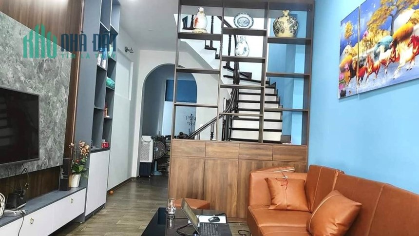 BÁN NHÀ PHỐ BỒ ĐỀ, DT 57M, 4 TẦNG, GIÁ CHỈ 6 TỶ 3, NHÀ MỚI,NGÕ THÔNG Ô TÔ ĐỖ CỔNG.