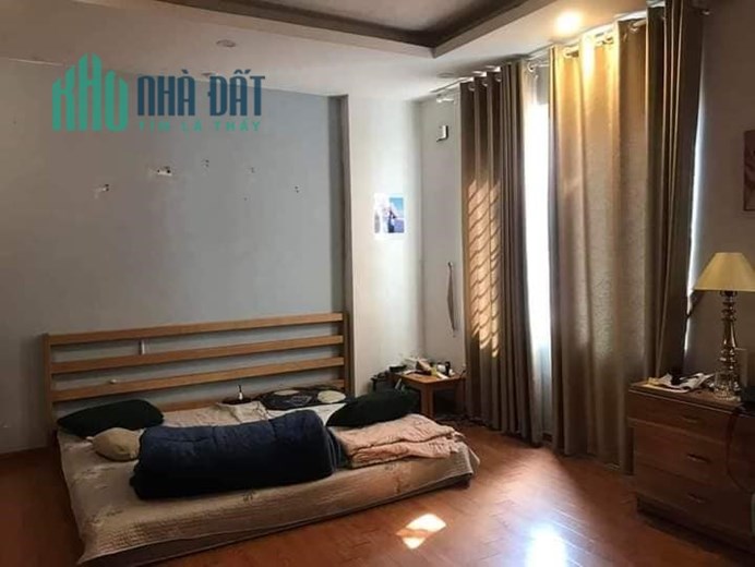 BÁN NHÀ PHỐ BỒ ĐỀ, DT 42M, 5T, GIÁ CHỈ 4 TỶ , 10 M RA Ô TÔ TRÁNH, NGÕ THÔNG THOÁNG, SẠCH ĐẸP
