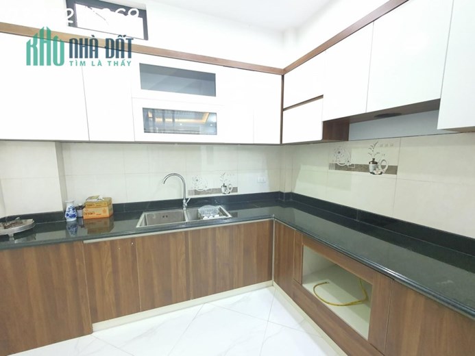Bán Đất tặng nhà phố Văn Cao full nội thất 42m 5Tầng MT 4,9m chỉ 4,15 tỷ.