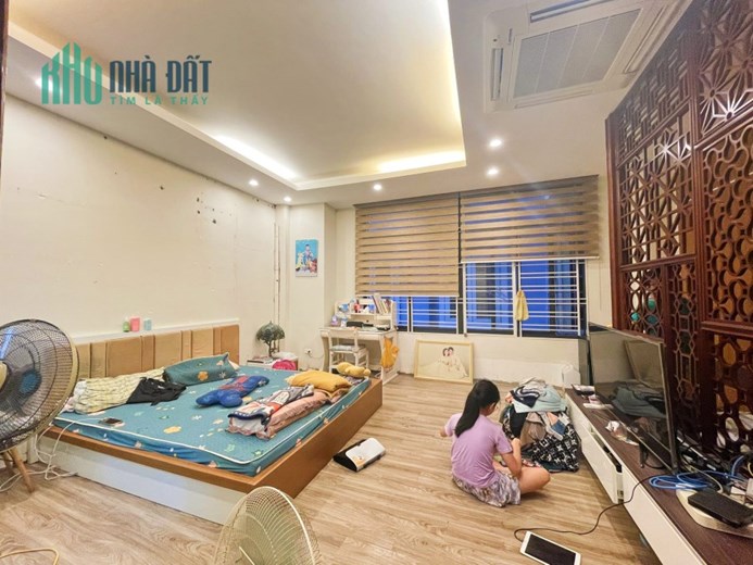 Bán Nhà Ngõ 187 Hồng Mai, 40m2, 5T, MT6.6m, 5.7Tỷ, Full Nội Thất, 0977097287