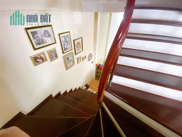Phố HOÀNG CẦU-Ô TÔ tránh-DT rộng 64m-5T_MT4.3m- RẺ QUÁ 12 TỶ-TTQ ĐỐNG ĐA