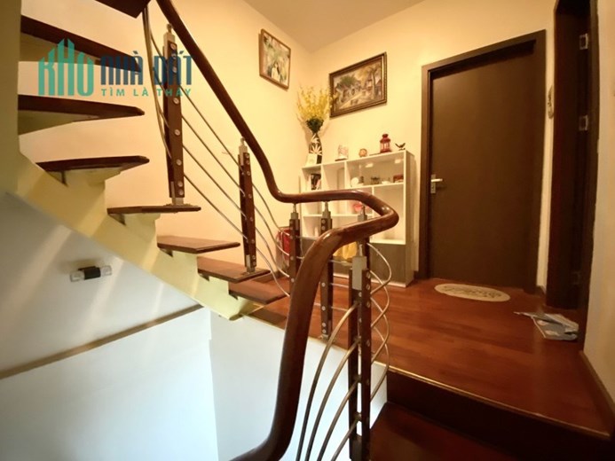 NHÀ ĐÊ LA THÀNH ĐỐNG ĐA - CÁCH MẶT PHỐ XÃ ĐÀN - DIỆN TÍCH 53M2 4 TẦNG  - GIÁ NHỈNH 5,5 TỶ.