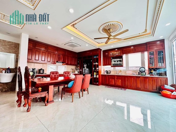 PHÂN LÔ TRIỀU KHÚC, 65M, 6 TẦNG THANG MÁY, 12.X TỶ