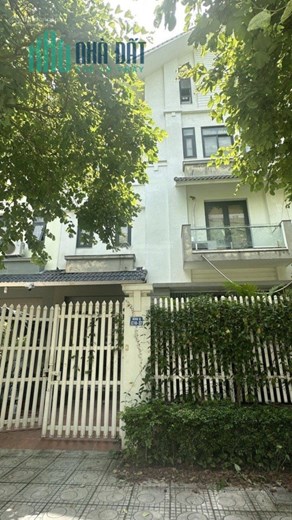 Bán biệt thự 160m2, ba tầng, hướng Đông Bắc, view vườn hoa tại khu C Geleximco Lê Trọng Tấn