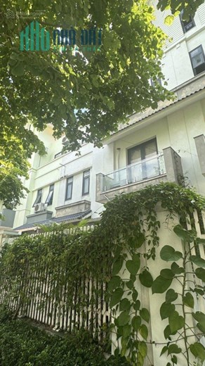 Bán biệt thự 160m2, ba tầng, hướng Đông Bắc, view vườn hoa tại khu C Geleximco Lê Trọng Tấn