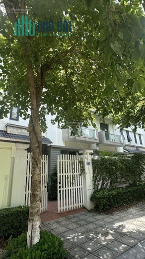 Bán biệt thự 160m2, ba tầng, hướng Đông Bắc, view vườn hoa tại khu C Geleximco Lê Trọng Tấn