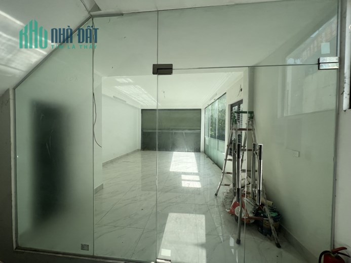 Chính chủ cần cho thuê phòng tầng 2 cho thuê làm văn phòng tại số 94 Thạch Bàn, Long Biên