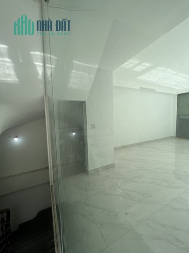 Chính chủ cần cho thuê phòng tầng 2 cho thuê làm văn phòng tại số 94 Thạch Bàn, Long Biên