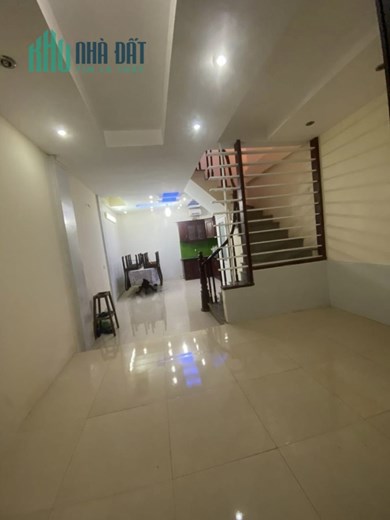 Cần bán nhà Lô góc Siêu đẹp ở Mễ Trì Hạ 33m2, 5 tầng gần phố, nhà đẹp ở ngay