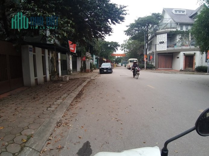 Cho thuê biệt thự lô góc đẹp KĐT Nam Cường- Dương Nội, 230m2x 4T full nội thất hiện đại