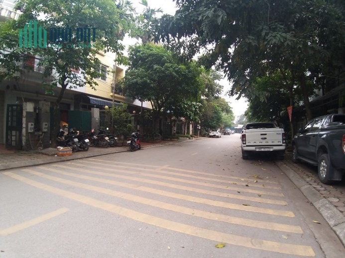 Cho thuê biệt thự lô góc đẹp KĐT Nam Cường- Dương Nội, 230m2x 4T full nội thất hiện đại