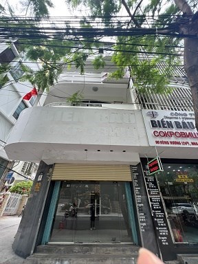 Bán nhà 6 tầng thiết kế hiện đại tại mặt tiền đường Hùng Vương ,khu Phố Tây trung tâm tp biển Nha