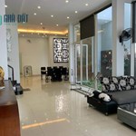Gia chủ định cư bán gấp Biệt thự Nguyễn Văn Linh - Phú Mỹ - Q7, 10x20m, 3T - 6PN, 28.9 tỷ