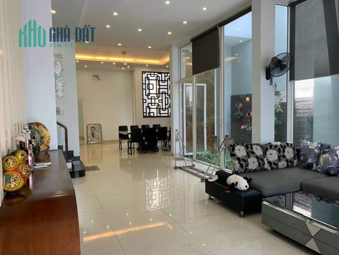 Gia chủ định cư bán gấp Biệt thự Nguyễn Văn Linh - Phú Mỹ - Q7, 10x20m, 3T - 6PN, 28.9 tỷ