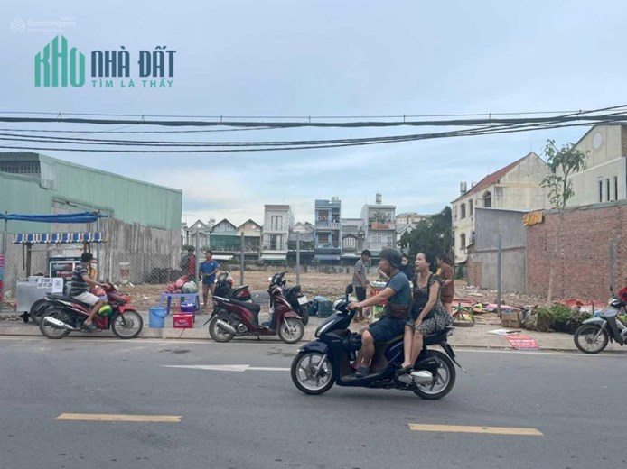 BÁN NHÀ ĐẤT MT 152 ĐƯỜNG CHIẾN KHU, P.THẠNH LỘC QUẬN 12, DT: 2.000M2 THỔ CƯ, GIÁ 300 TỶ