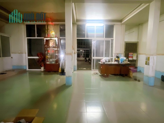 Hiếm, Mặt tiền Hương Lộ 2 - ngay Mã Lò, DT: 18x54m, full thổ cư, C4, Tiện xây, phân lô, 99.9 tỷ