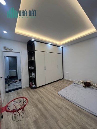 Siêu Phẩm, Bán nhà Chùa Láng, Đống Đa 40m2, 5 tầng,2 thoáng  tặng full nội thất vip