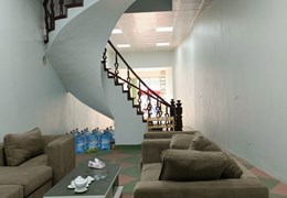 CẦN CHO THUÊ NHÀ VP GIẢI PHÓNG 4 TẦNG, 100M2, GIÁ 25 TRIỆU/THÁNG, HỢP ĐỒNG LÂU DÀI