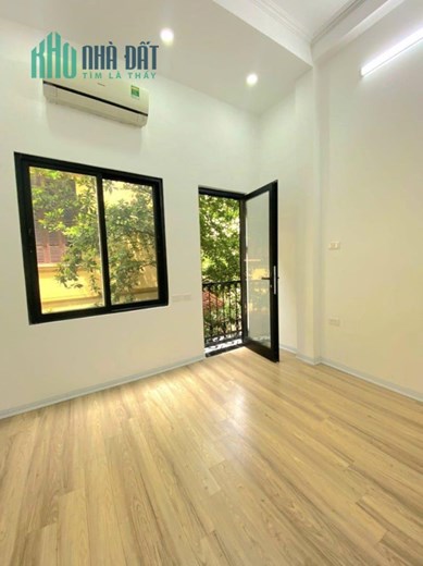 THU HỒI VỐN !! CHỈ 3.95 tỷ LẠC LONG QUÂN - TÂY HỒ nhà đẹp mê ly - 2 thoáng - 4 PN