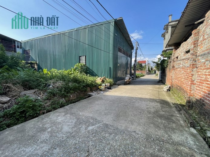 SIÊU HÓT…..BÁN ĐẤT TẶNG NHÀ XƯỞNG giáp Thị Trấn Chúc Sơn chỉ 2x triệu/m 
- Diện tích: 164,7m  full