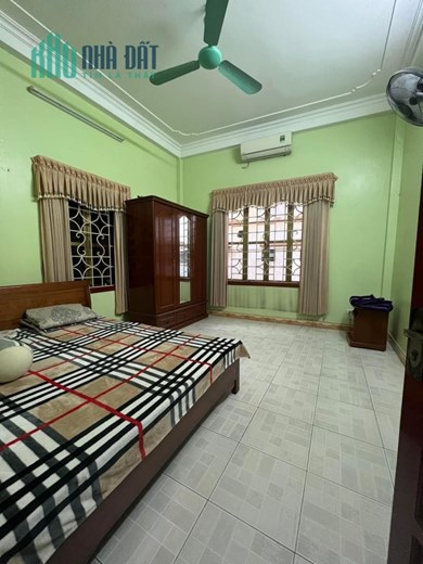 CẦN CHO THUÊ MẶT BẰNG VĂN PHÒNG, KHO THANH TRÌ 3 TẦNG, 200M2, GIÁ 20 TRIỆU/THÁNG, HĐ LÂU DÀI.
