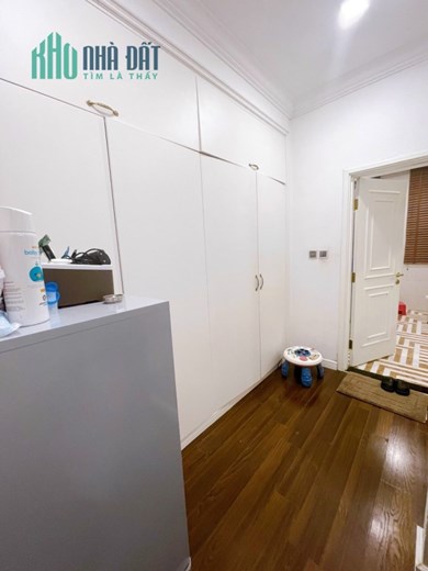 Nhà đẹp, sân để xe, cho thuê giá tốt, Việt Hưng, Long Biên 75m2-7.2 tỷ