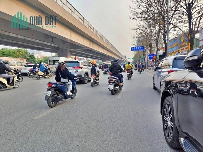 [ GIẢM 10 TỶ]  BÁN GẤP MP PHẠM VĂN ĐỒNG 100M2, HÈ 8M, VIEW THOÁNG,  KD ĐỈNH.