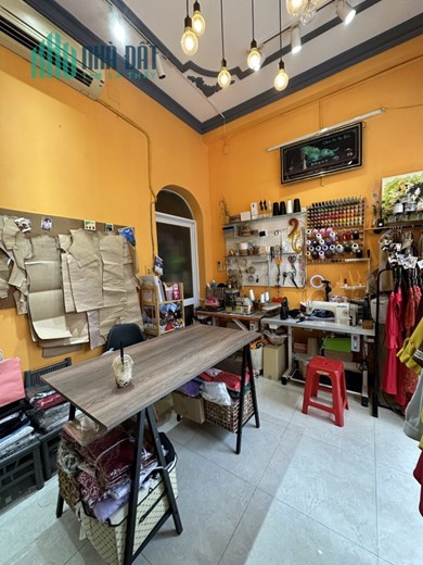 CHÍNH CHỦ SANG SHOP THỜI TRANG TÂM HUYẾT MẶT TIỀN ĐƯỜNG HOA ĐÀO - PHƯỜNG 2 - PHÚ NHUẬN - TP HỒ CHÍ