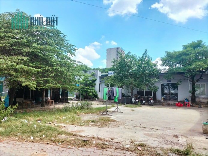 Cho thuê bãi để ô tô, chung chuyển hàng hóa, tập kết vật liệu... Đường Cương Kiên, Phường Mễ Trì,