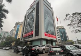 Bán lô đất ba mặt phố đẹp nhất quận Cầu Giấy, Hà Nội 330m2 mặt tiền 45m2 giá 144 tỷ