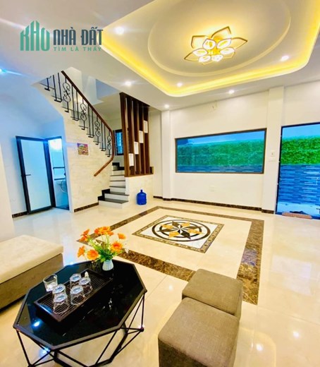Bán nhà Trần Khát Chân- nhỉnh 6 tỷ-sdtt 43m2x 5 tầng- có thang máy-gần bãi đỗ xe TKC, hoặc trường