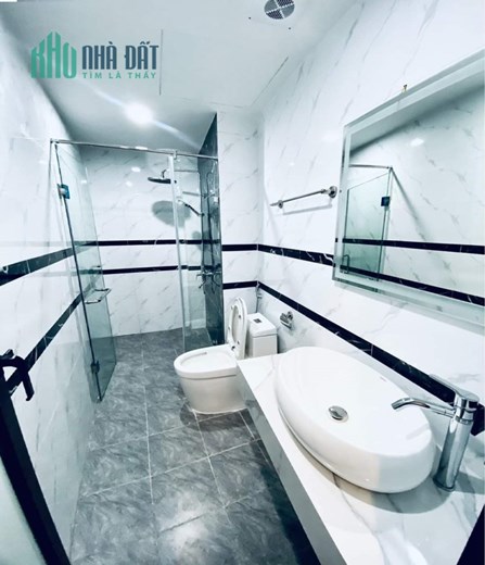 Bán nhà Trần Khát Chân- nhỉnh 6 tỷ-sdtt 43m2x 5 tầng- có thang máy-gần bãi đỗ xe TKC, hoặc trường