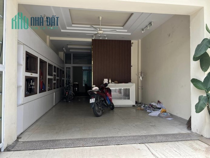 MẶT TIỀN ĐƯỜNG 10M - NGAY UBND QUẬN 12 - NGANG 5M HIẾM, 4 TẦNG BTCT, PHÙ HỢP LÀM VĂN PHÒNG CÔNG TY
