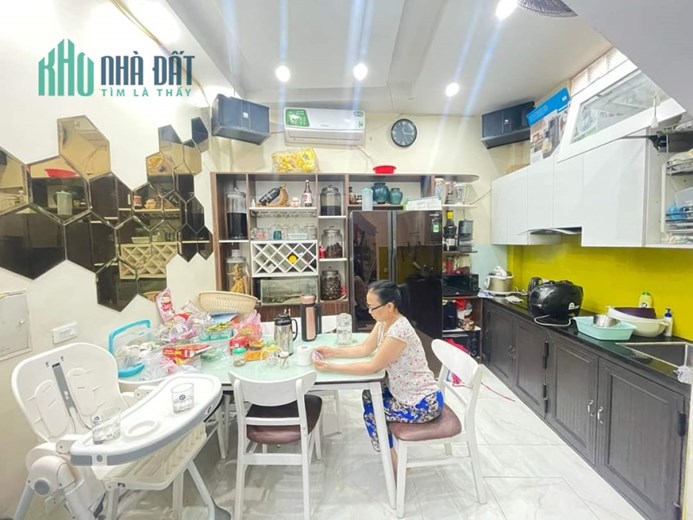 CC BÁN NHÀ MẶT NGÕ 12 LƯƠNG KHÁNH THIỆN, NĐC. KD 40M 5T chỉ hơn 4 Tỷ