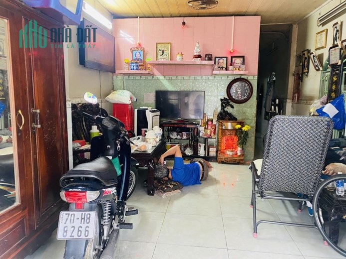 Bán gấp nhà lô góc đường số 1 BHH A 64m2 2 tầng chỉ 6,5 tỷ còn TL.