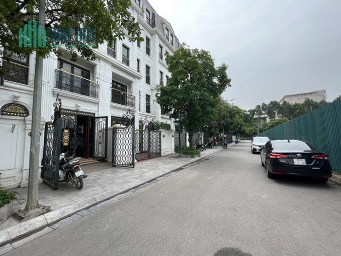 Chủ nhà cần bán liền kề Larissa Đại Kim- Nguyễn Xiển