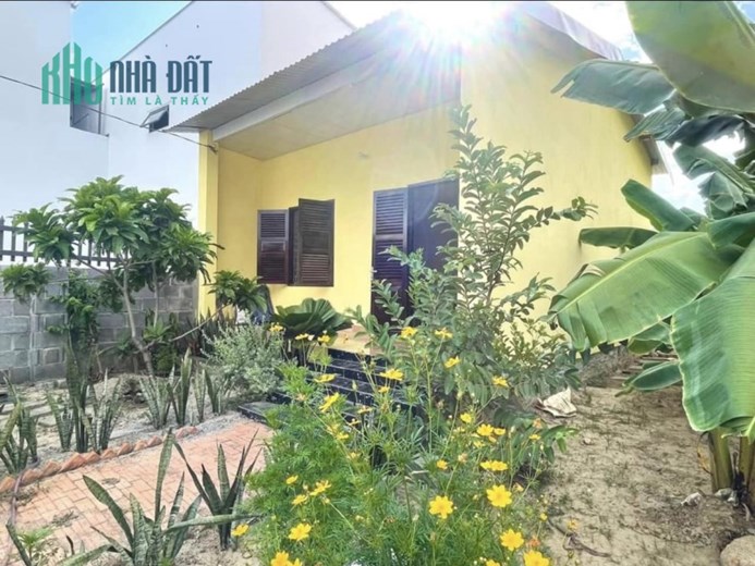 Bán đất tặng nhà sân vườn tuyệt đẹp Vĩnh Ngọc Nha Trang gần Sông giá tốt chỉ 10 tr/m2
