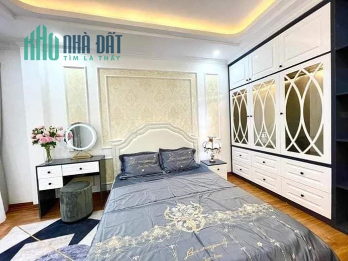 Chính chủ gửi bán nhà Lê Trọng Tấn sát phố, 45m2 x 5T dân xây ngõ nông gần ô tô đỗ, chỉ 7.5 tỷ