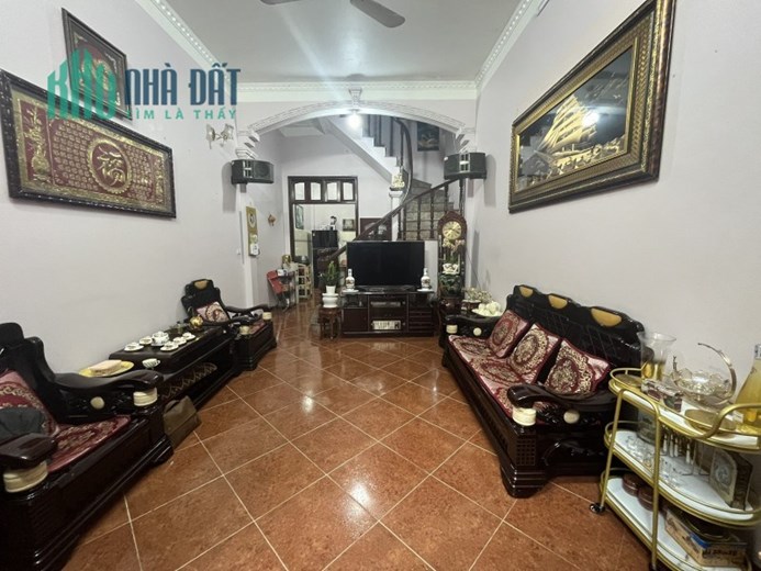 Bán nhà Đặng Tiến Đông 35m 4 tầng mặt tiền 4.5m cực gần phố vài bước ra ô tô tránh nhỉnh 5 tỷ lh