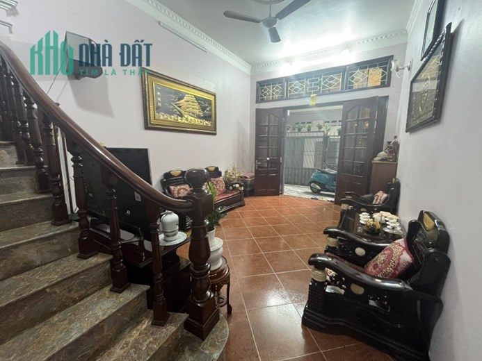 Bán nhà Đặng Tiến Đông 35m 4 tầng mặt tiền 4.5m cực gần phố vài bước ra ô tô tránh nhỉnh 5 tỷ lh