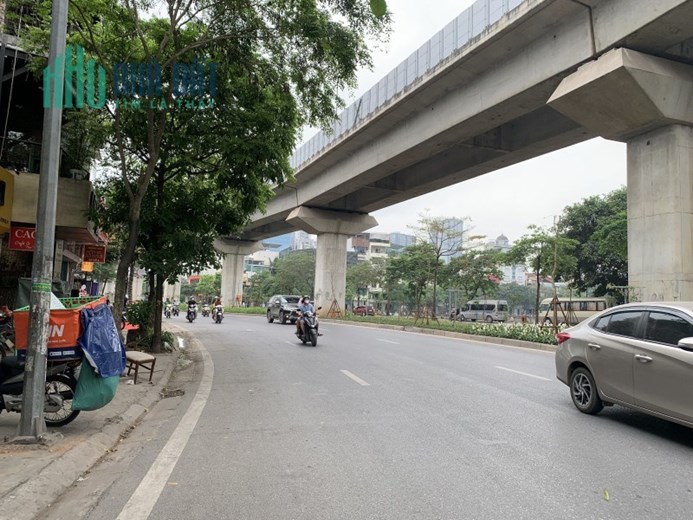 Bán nhà Mặt phố Đặng Tiến Đông 52m 4 tầng vỉa hè view hồ cực đẹp nhỉnh 10 tỷ lh 0817606560