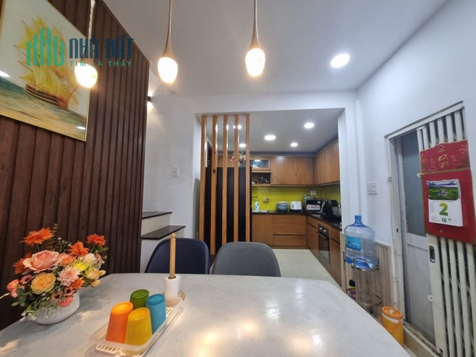 NhàBán HXH đỗ cổng NguyễnTháiSơn P4 Gòvấp 40m 3tầng Giá4tỷ6TL, nở hậu