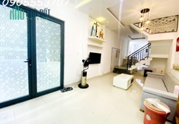 Sốc..Ko có căn thứ 2 - Hải Châu, Đà Nẵng - Nhà 3 tầng - Sát mặt tiền - Dt trên 50m2 - Giá 2,55 tỷ