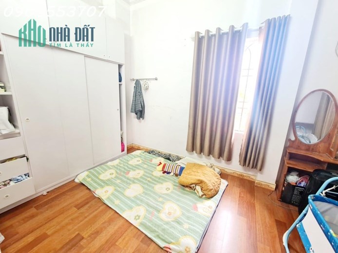 GIẢM CHÀO..Nhà 3 tầng góc 2 mặt kiệt - đường Hoàng Diệu, Hải Châu, ĐN- 3 p.ngủ. Giá sập hầm 2,3x tỷ