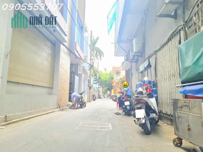 GIẢM CHÀO..Nhà 3 tầng góc 2 mặt kiệt - đường Hoàng Diệu, Hải Châu, ĐN- 3 p.ngủ. Giá sập hầm 2,3x tỷ