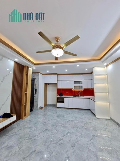 HIẾM-  CHÙA BỘC - NHÀ ĐẸP - GẦN PHỐ - 6 TẦNG THANG MÁY - DT 40M , MT 5M -GIÁ 7 TỶ